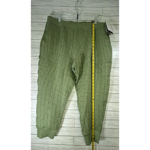 NWT Nike Yoga Luxe Womens Thermal Fit Reversible Quilted Leggings Green Size 1X - Picture 7 of 8